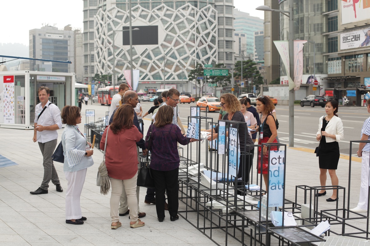 Souvenir de Seoul : Happening « bar à eau » au DDP