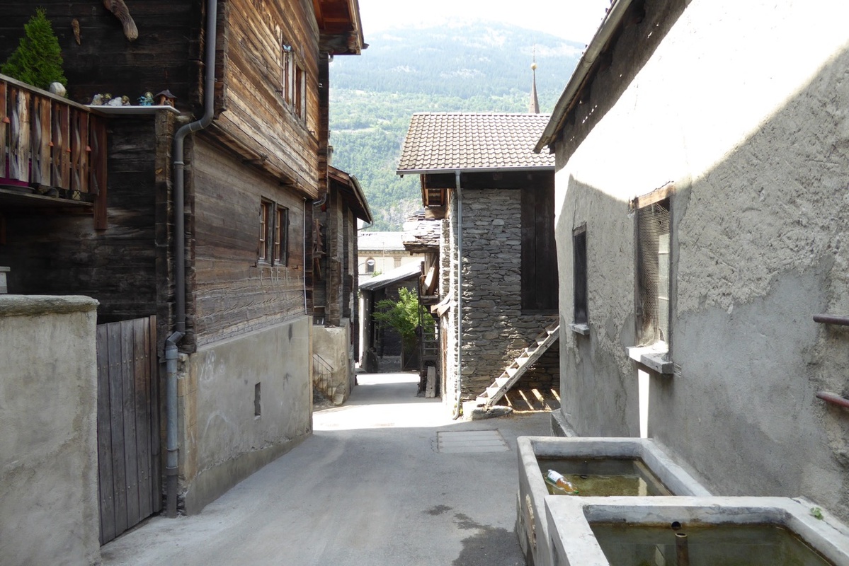 Architekturforum Thun – VERDICHTEN OHNE VERLIERER Roland Imhof Stadtarchitekt von Brig-Glis - Architekturvortrag